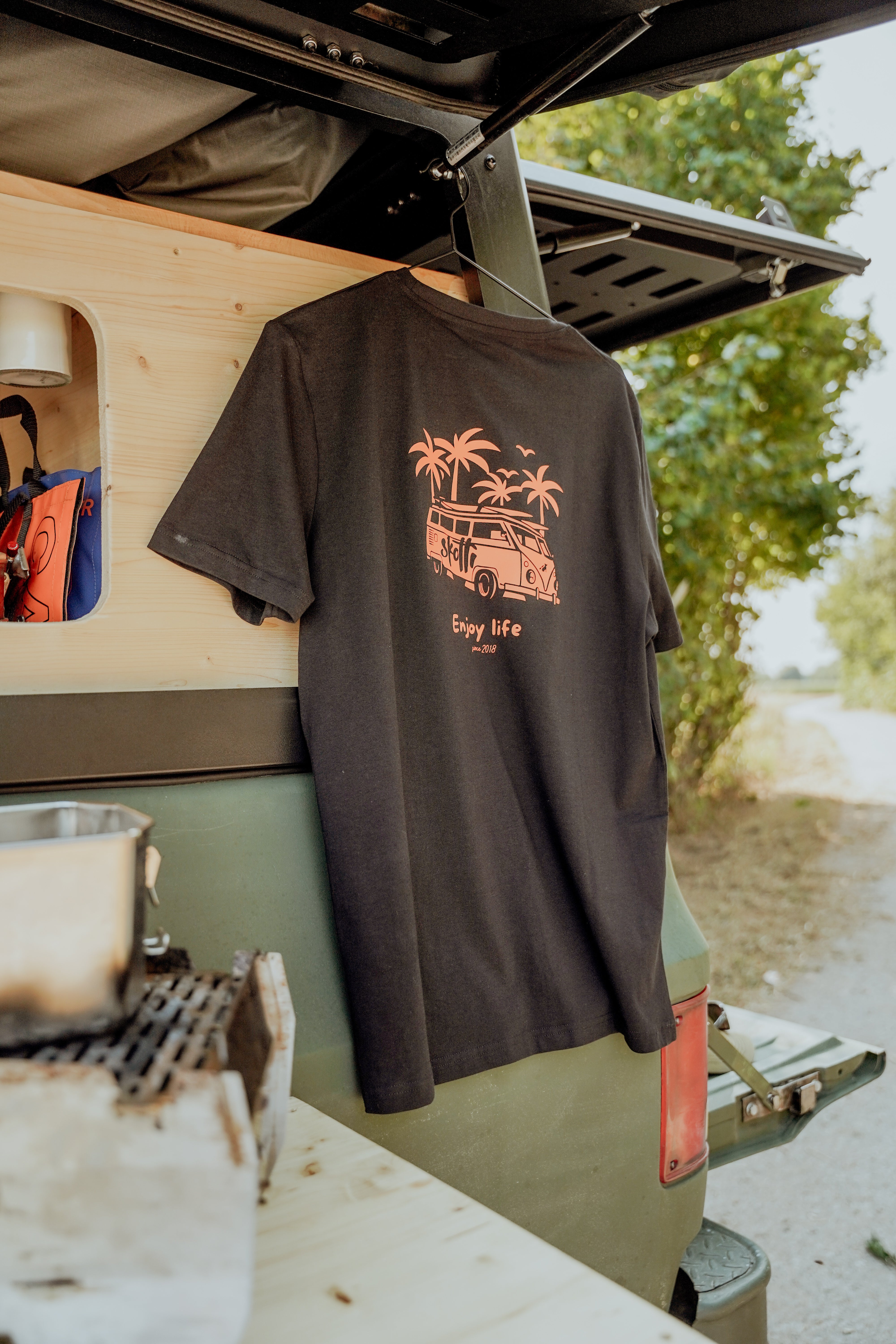 SKOTTI Enjoy Life T-Shirt